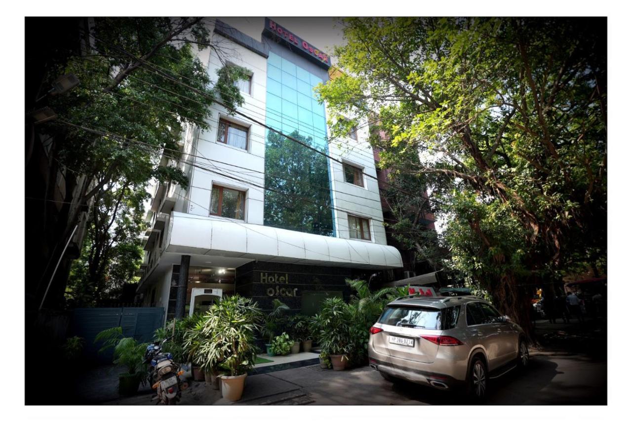 Hotel Oscar Nuova Delhi Esterno foto