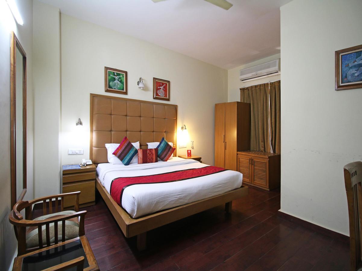 Hotel Oscar Nuova Delhi Esterno foto