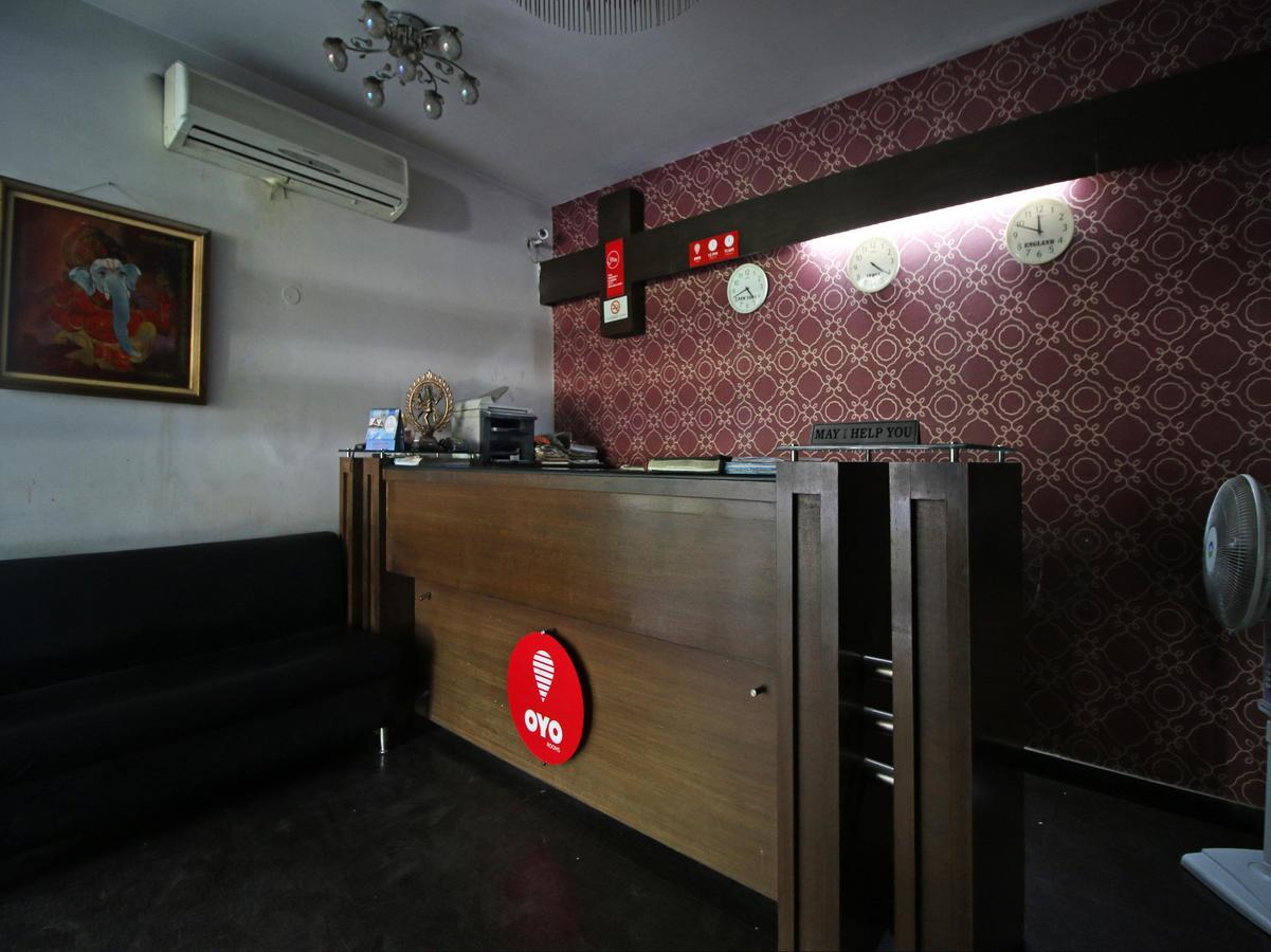 Hotel Oscar Nuova Delhi Esterno foto