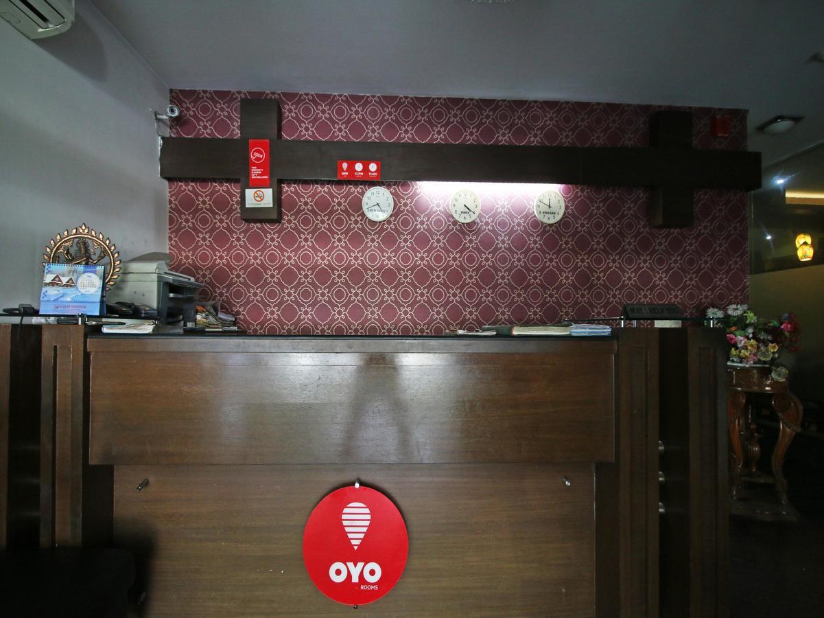 Hotel Oscar Nuova Delhi Esterno foto